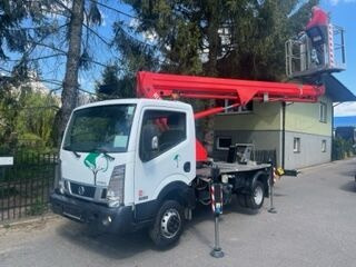 Nissan NT400 - Camion avec nacelle: photos 1 Nissan NT400 - Camion avec nacelle: photos 1