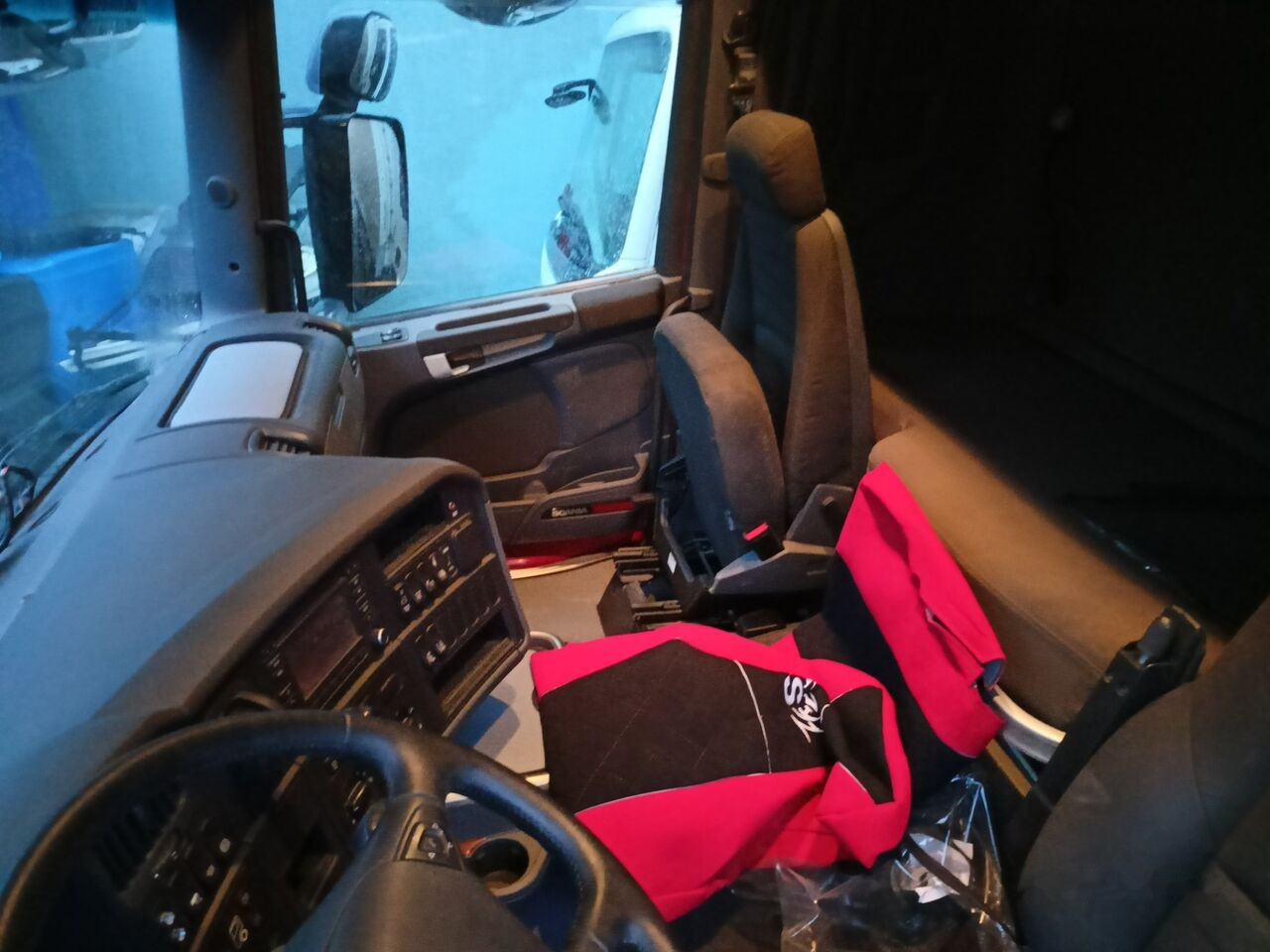 Camion à rideaux coulissants Scania R450 Transport okien: photos 17