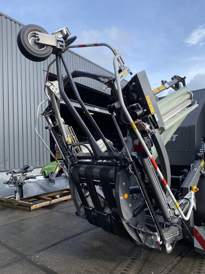 FENDT Rotana 130F Combi - Enrubanneuse: photos 5 FENDT Rotana 130F Combi - Enrubanneuse: photos 5