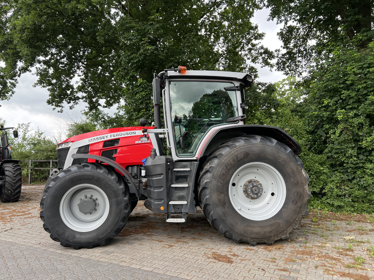 Massey Ferguson 8S.225 Dyne E-power - Tracteur agricole: photos 2 Massey Ferguson 8S.225 Dyne E-power - Tracteur agricole: photos 2