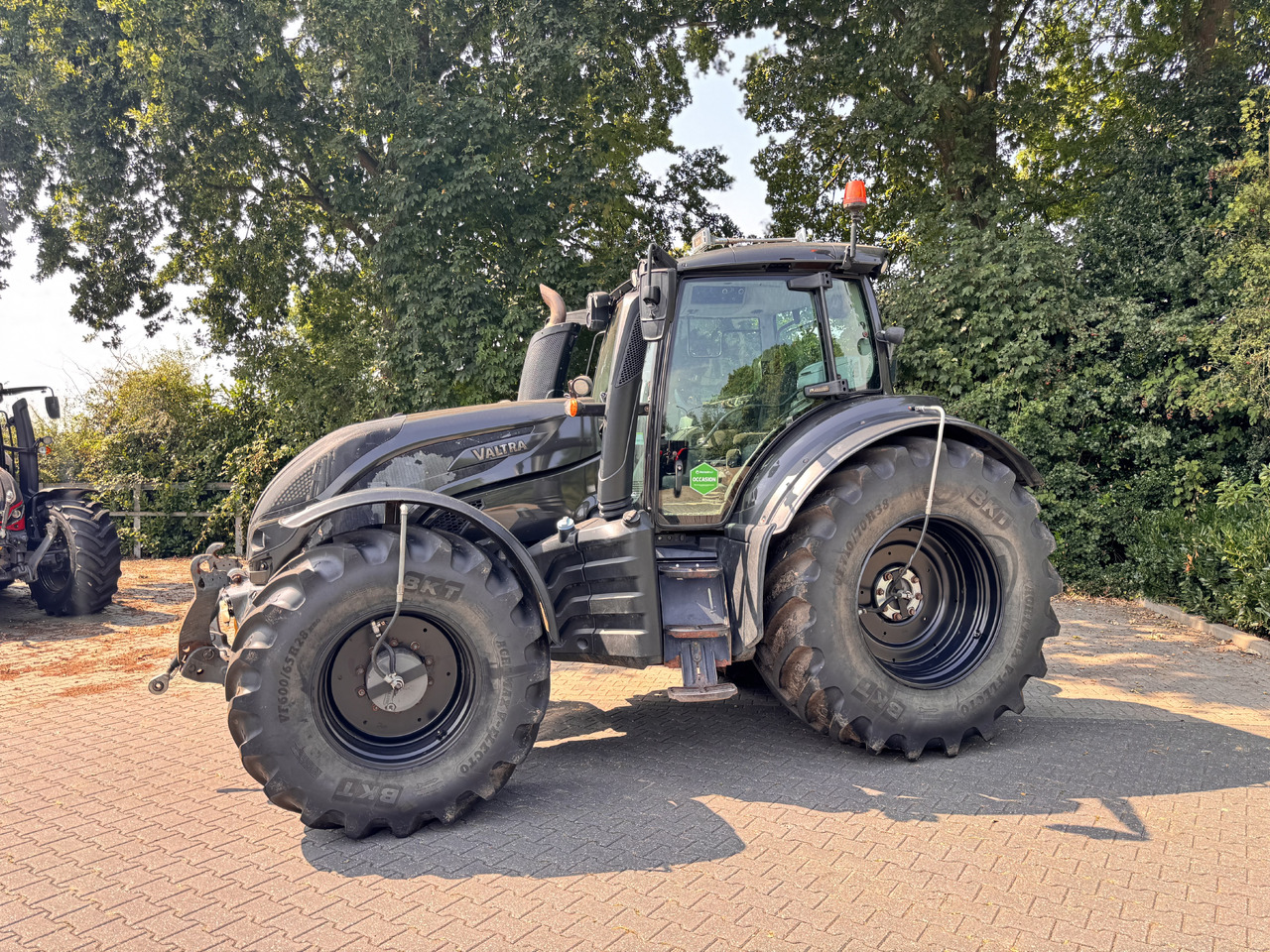 VALTRA T214 Direct - Tracteur agricole: photos 2 VALTRA T214 Direct - Tracteur agricole: photos 2