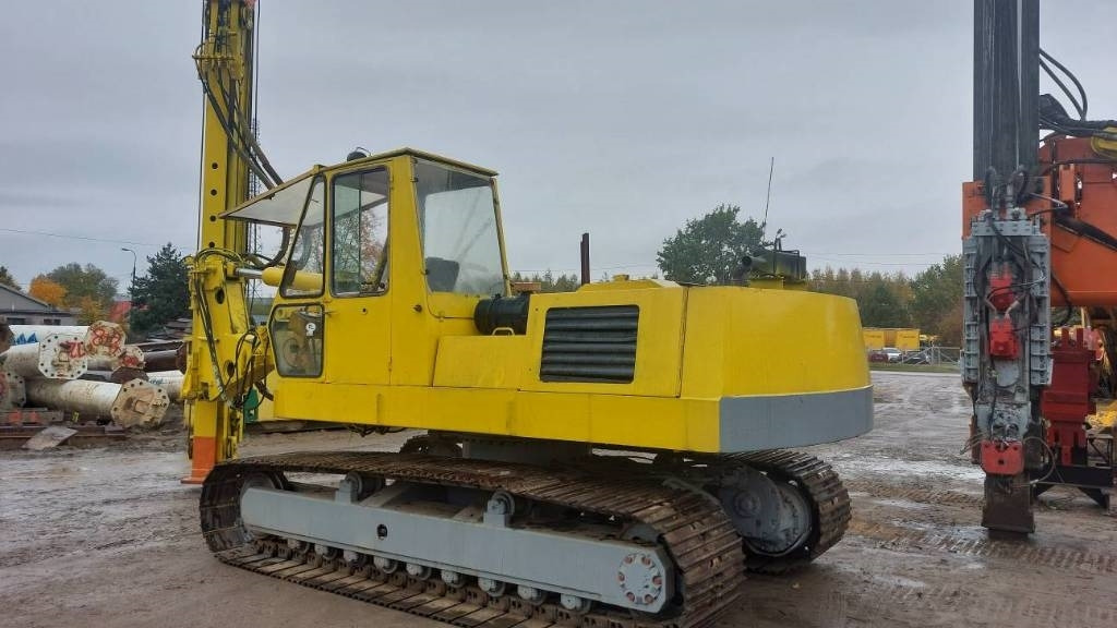 ABI RE 8000 (O&K RH 6) no mobilram tm bauer rtg rg bg - Mât de battage: photos 1 ABI RE 8000 (O&K RH 6) no mobilram tm bauer rtg rg bg - Mât de battage: photos 1