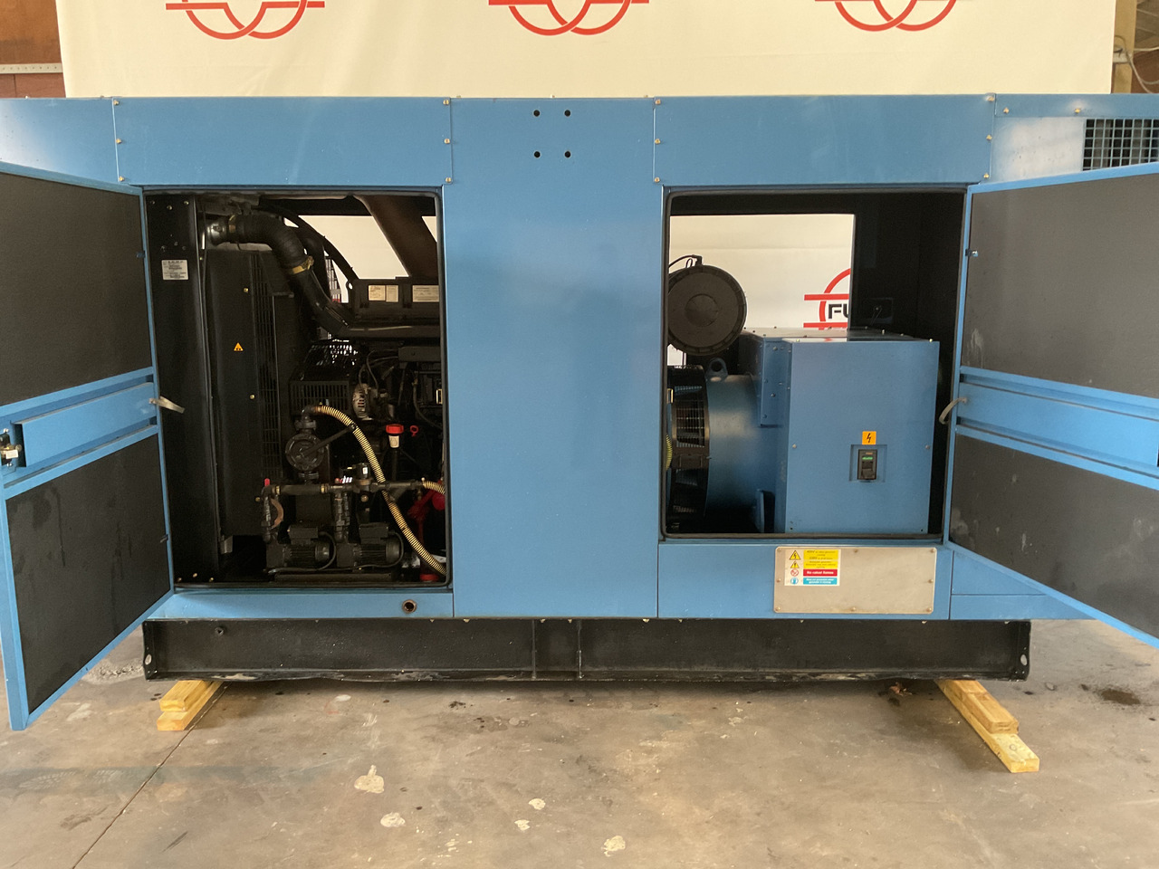 Volvo 500KVA, Generatorset. Like brand new. 98 Running hours since new! - Groupe électrogène: photos 1 Volvo 500KVA, Generatorset. Like brand new. 98 Running hours since new! - Groupe électrogène: photos 1