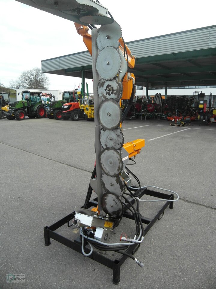 Ero Binger Baumschnittgerät - Chargeur frontal pour tracteur pour Matériel forestier: photos 3 Ero Binger Baumschnittgerät - Chargeur frontal pour tracteur pour Matériel forestier: photos 3