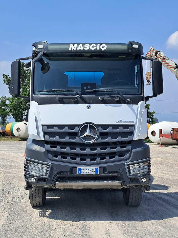 MERCEDES AROCS 4142 - Camion malaxeur: photos 2 MERCEDES AROCS 4142 - Camion malaxeur: photos 2