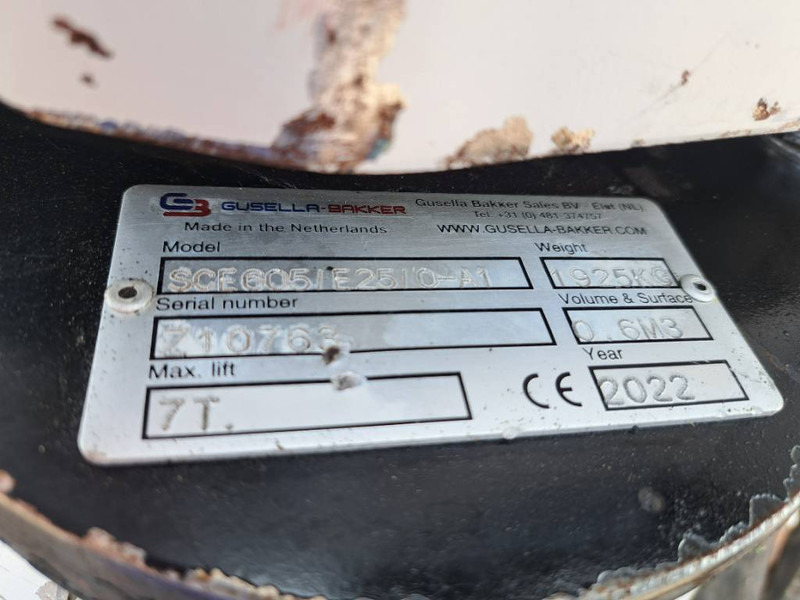 Fuchs MHL 360 D - Pelle de manutention: photos 5 Fuchs MHL 360 D - Pelle de manutention: photos 5