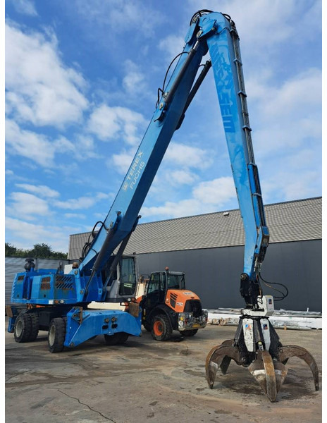 Fuchs MHL360D with low hour engine + grapple - Pelle de manutention: photos 3 Fuchs MHL360D with low hour engine + grapple - Pelle de manutention: photos 3