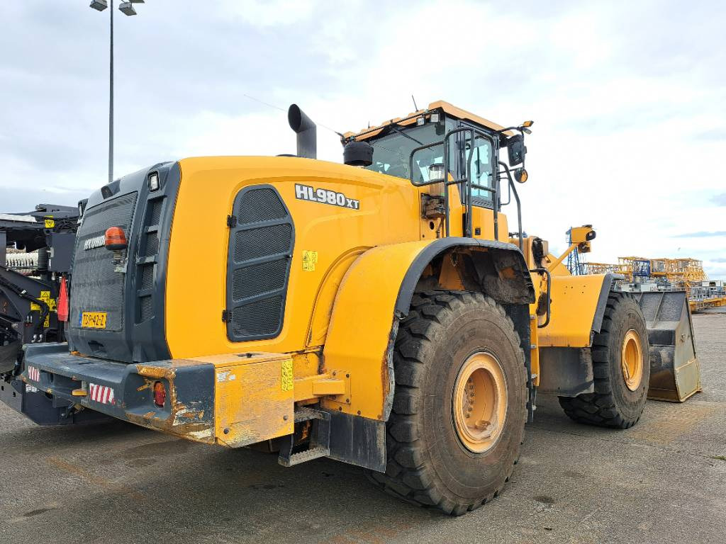 Hyundai HL980XT - Chargeuse sur pneus: photos 3 Hyundai HL980XT - Chargeuse sur pneus: photos 3