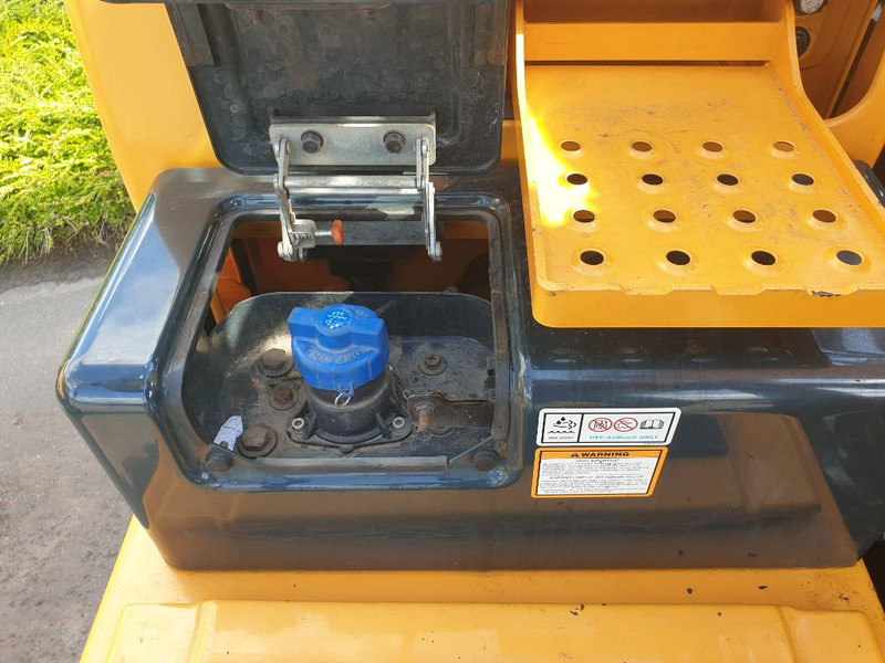 Pelle sur pneus Hyundai HW 160: photos 11 Pelle sur pneus Hyundai HW 160: photos 11