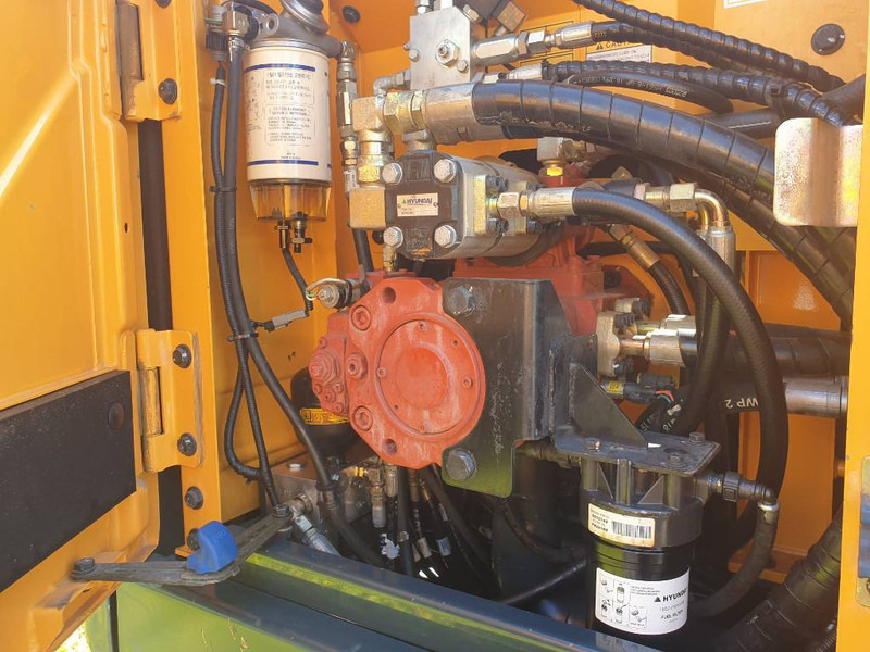 Pelle sur pneus Hyundai HW 160: photos 9 Pelle sur pneus Hyundai HW 160: photos 9