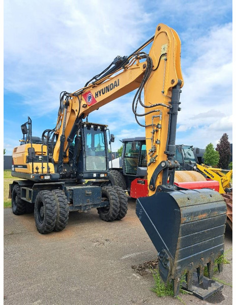 Hyundai HW140 - Pelle sur pneus: photos 5 Hyundai HW140 - Pelle sur pneus: photos 5