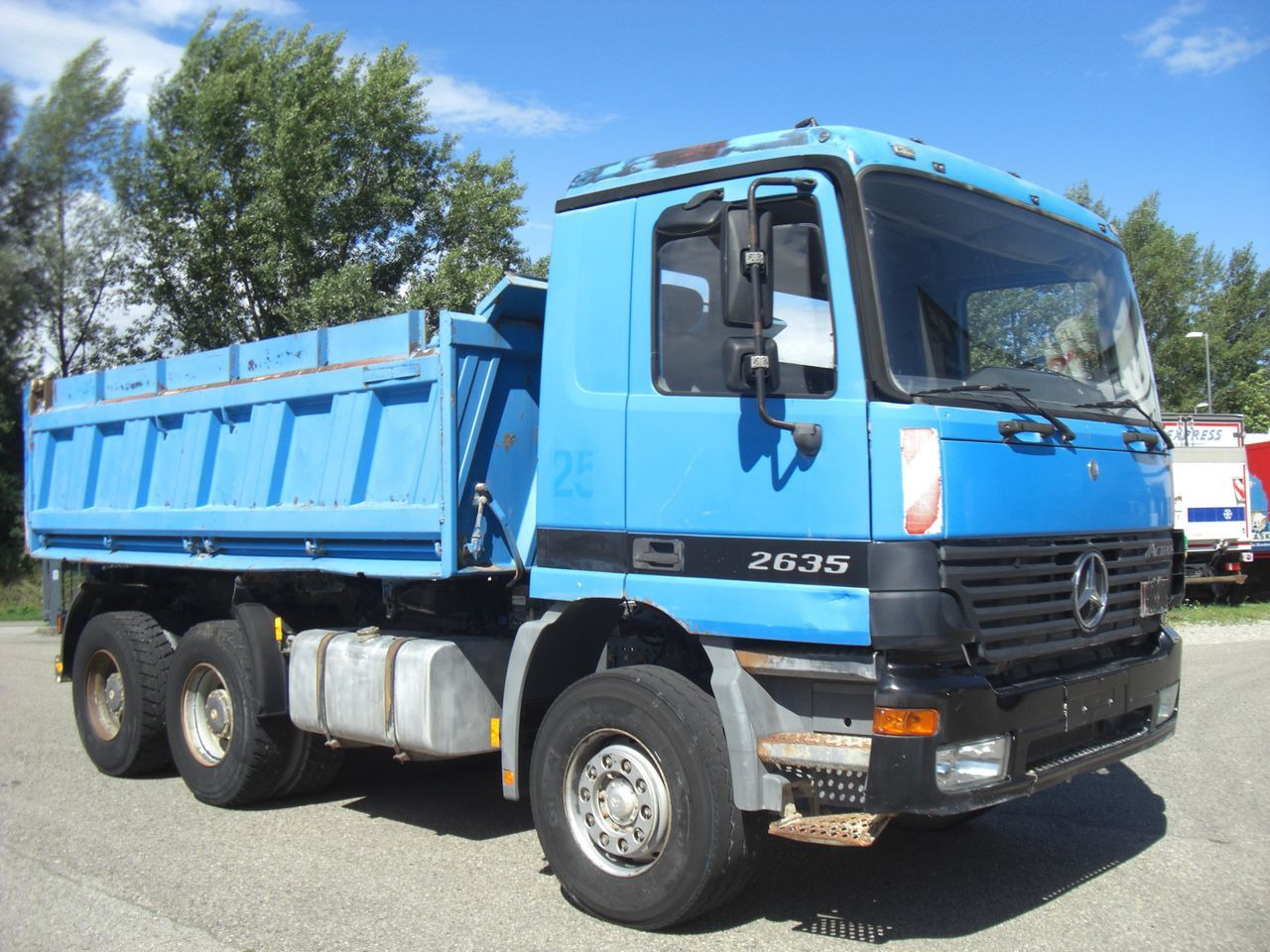 Mercedes-Benz 2635K 6x4 - Camion benne: photos 2 Mercedes-Benz 2635K 6x4 - Camion benne: photos 2