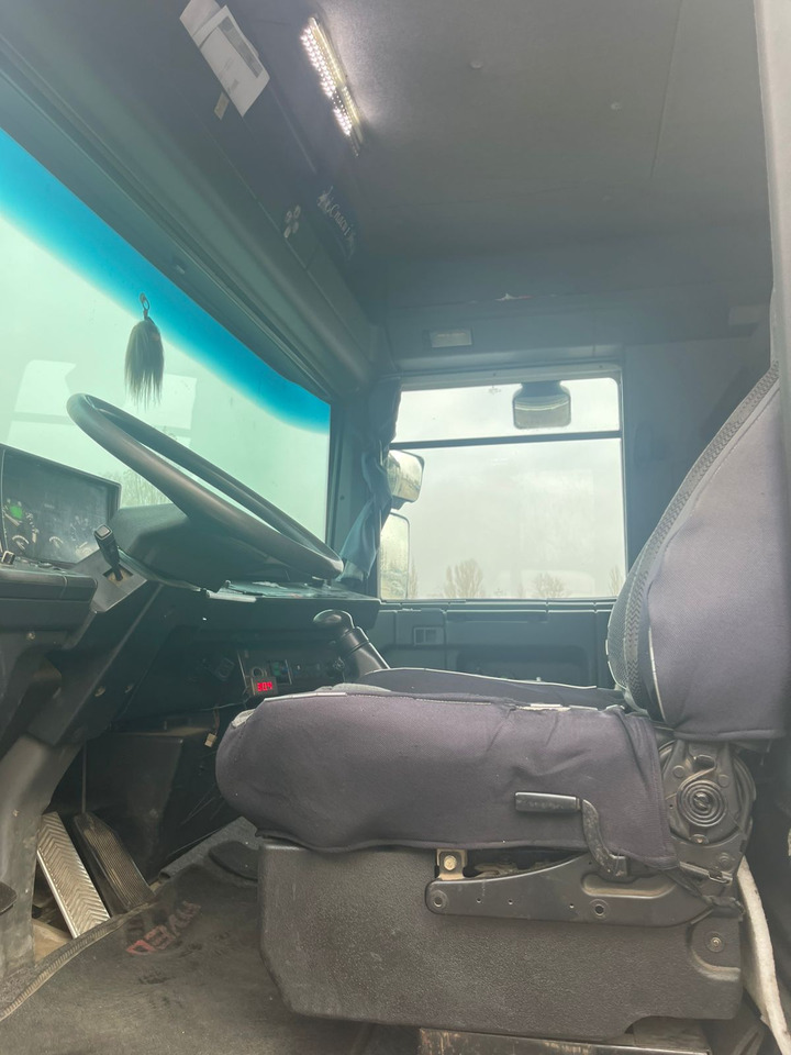 RENAULT - Tracteur routier: photos 4 RENAULT - Tracteur routier: photos 4