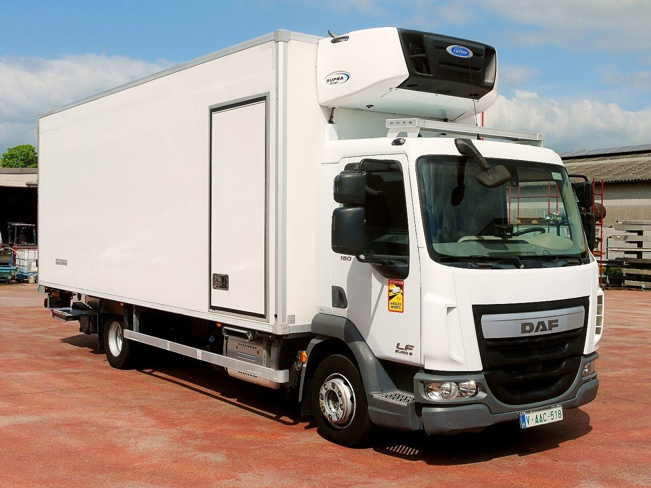 DAF 180.12 LF FA KUHLKOFFER CARRIER SUPRA 850 MULTI - Camion frigorifique: photos 2 DAF 180.12 LF FA KUHLKOFFER CARRIER SUPRA 850 MULTI - Camion frigorifique: photos 2