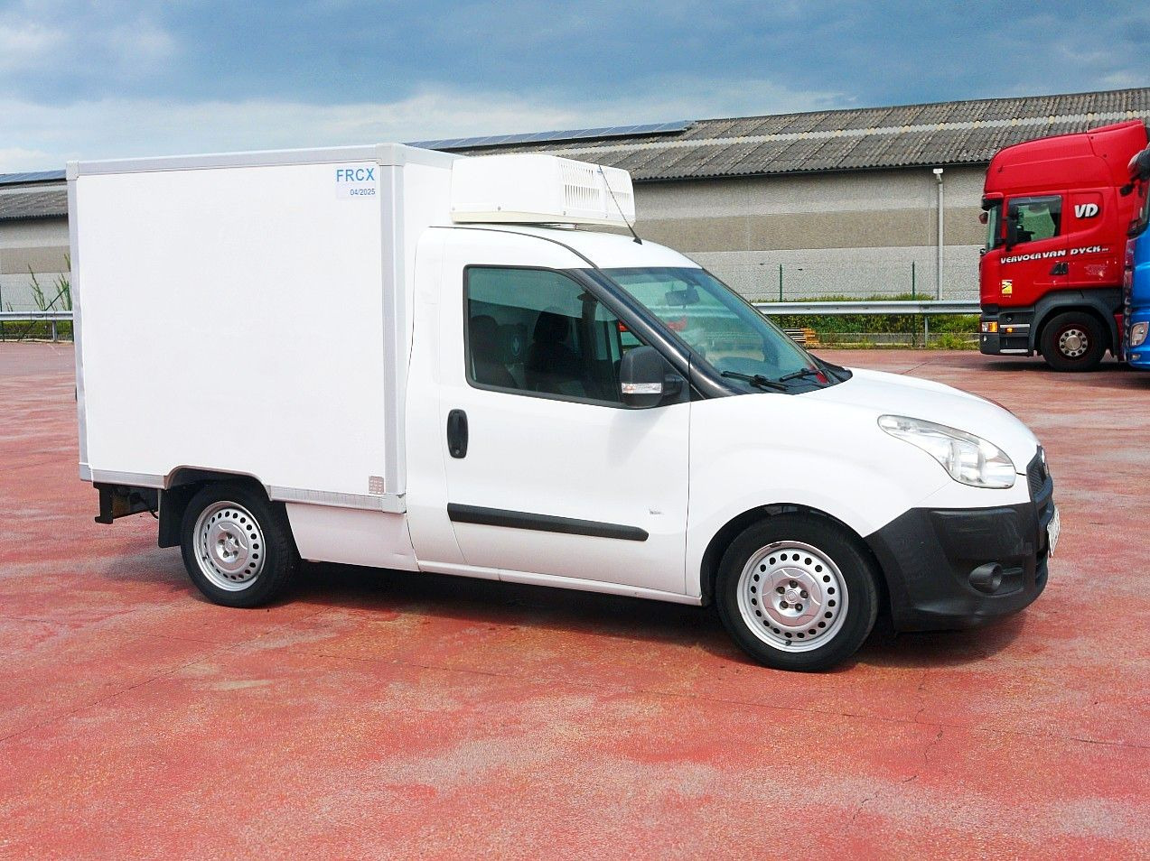 Fiat DOBLO 1.3 KUHLKOFFER RELEC FROID TR 22 -20C - Utilitaire frigorifique: photos 2 Fiat DOBLO 1.3 KUHLKOFFER RELEC FROID TR 22 -20C - Utilitaire frigorifique: photos 2