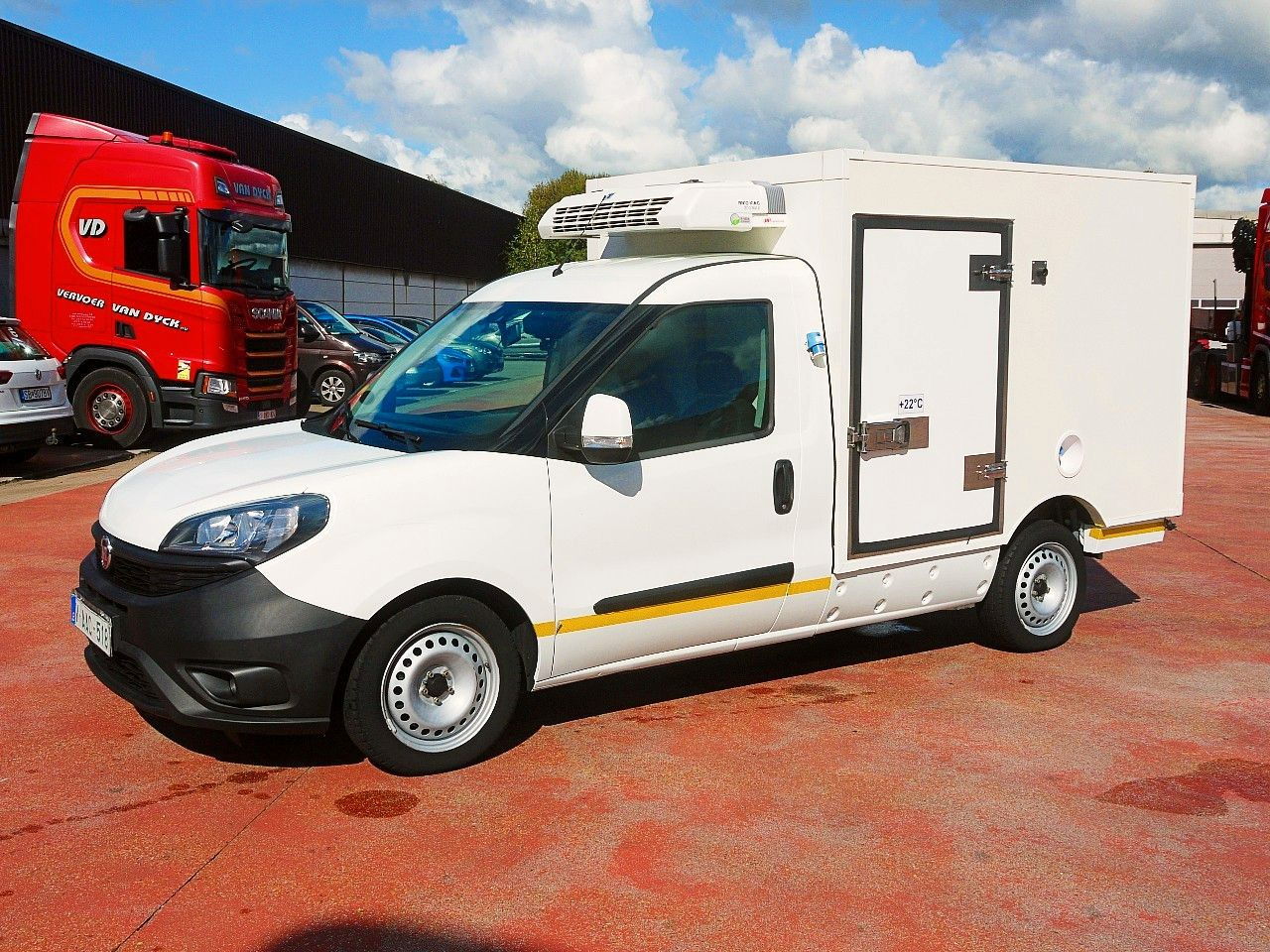 Fiat DOBLO 1.6 KUHLKOFFER THERMOKING MT   A/C - Utilitaire frigorifique: photos 4 Fiat DOBLO 1.6 KUHLKOFFER THERMOKING MT   A/C - Utilitaire frigorifique: photos 4