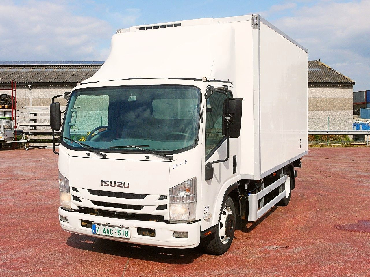 Isuzu N2R 75 KUHLKOFFER THERMOKING V500 MAX €6 - Utilitaire frigorifique: photos 5 Isuzu N2R 75 KUHLKOFFER THERMOKING V500 MAX €6 - Utilitaire frigorifique: photos 5