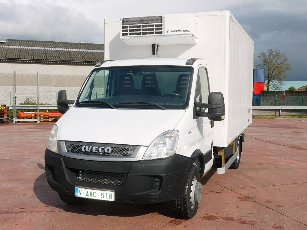 Iveco 60C15 65 70 DAILY KUHLKOFFER THERMOKING V500 A/C Iveco 60C15 65 70 DAILY KUHLKOFFER THERMOKING V500 A/C - Utilitaire frigorifique: photos 5 Iveco 60C15 65 70 DAILY KUHLKOFFER THERMOKING V500 A/C Iveco 60C15 65 70 DAILY KUHLKOFFER THERMOKING V500 A/C - Utilitaire frigorifique: photos 5