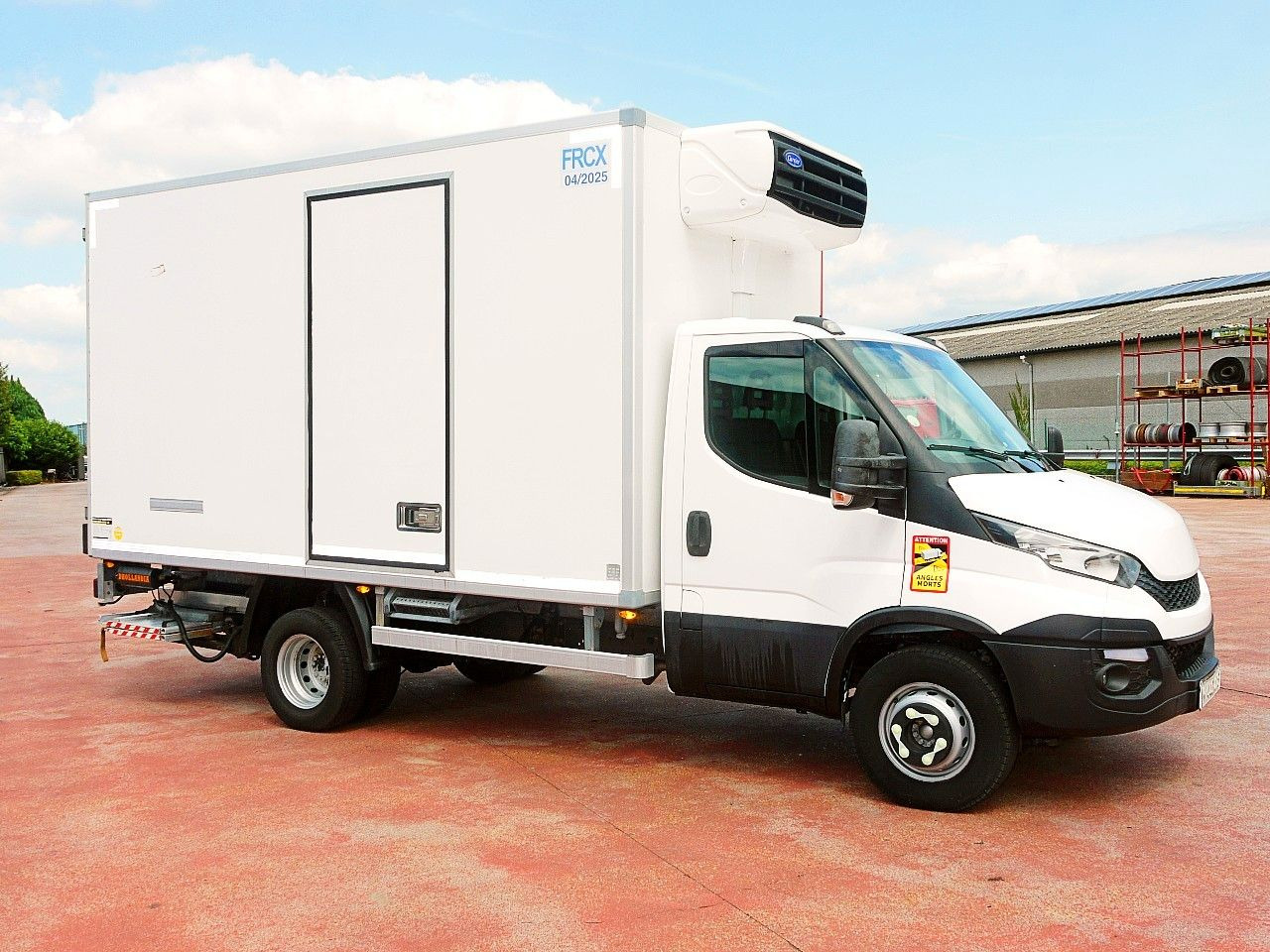 Iveco 70C17 KUHLKOFFER CARRIER XARIOS 500 A/C LUFT LBW - Utilitaire frigorifique: photos 2 Iveco 70C17 KUHLKOFFER CARRIER XARIOS 500 A/C LUFT LBW - Utilitaire frigorifique: photos 2