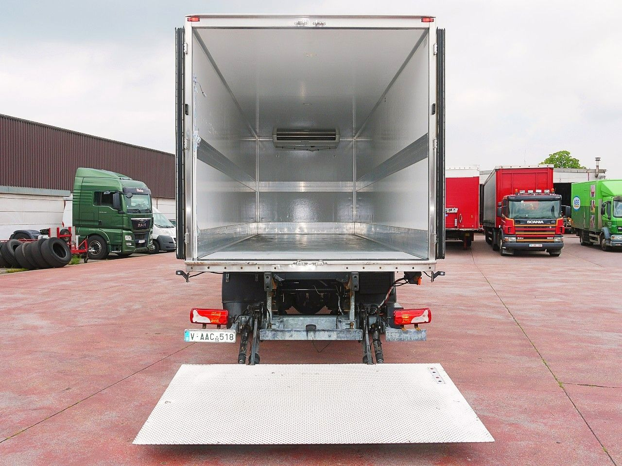 Camion frigorifique MAN TGM 18.250 KUHLKOFFER THERMOKING V800 MT A/C: photos 9 Camion frigorifique MAN TGM 18.250 KUHLKOFFER THERMOKING V800 MT A/C: photos 9