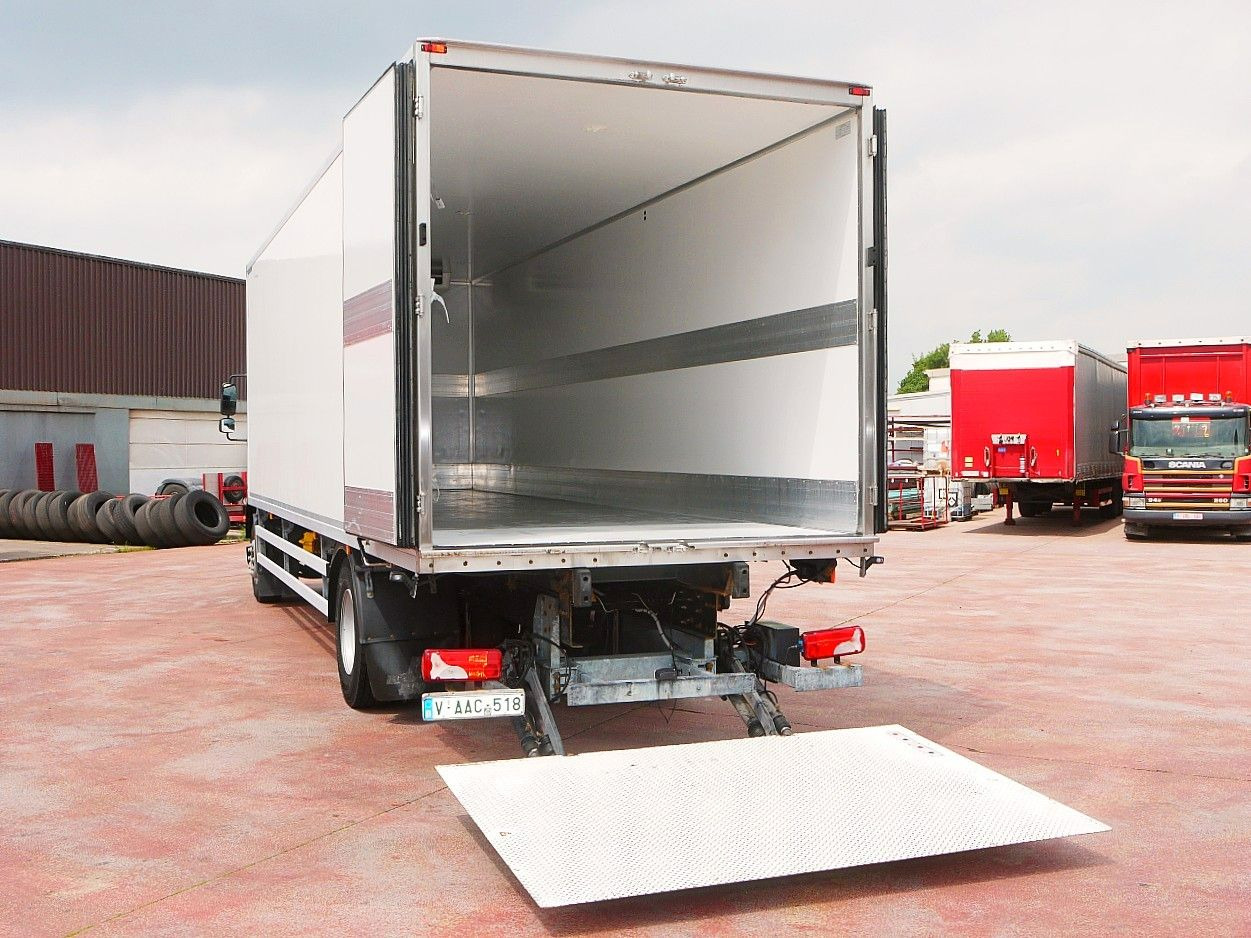 Camion frigorifique MAN TGM 18.250 KUHLKOFFER THERMOKING V800 MT A/C: photos 8 Camion frigorifique MAN TGM 18.250 KUHLKOFFER THERMOKING V800 MT A/C: photos 8