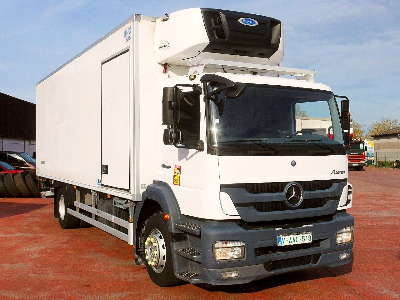 Mercedes-Benz 1829 AXOR KUHOKOFFER CARRIER SUPRA 1150MT A/C - Camion frigorifique: photos 1 Mercedes-Benz 1829 AXOR KUHOKOFFER CARRIER SUPRA 1150MT A/C - Camion frigorifique: photos 1