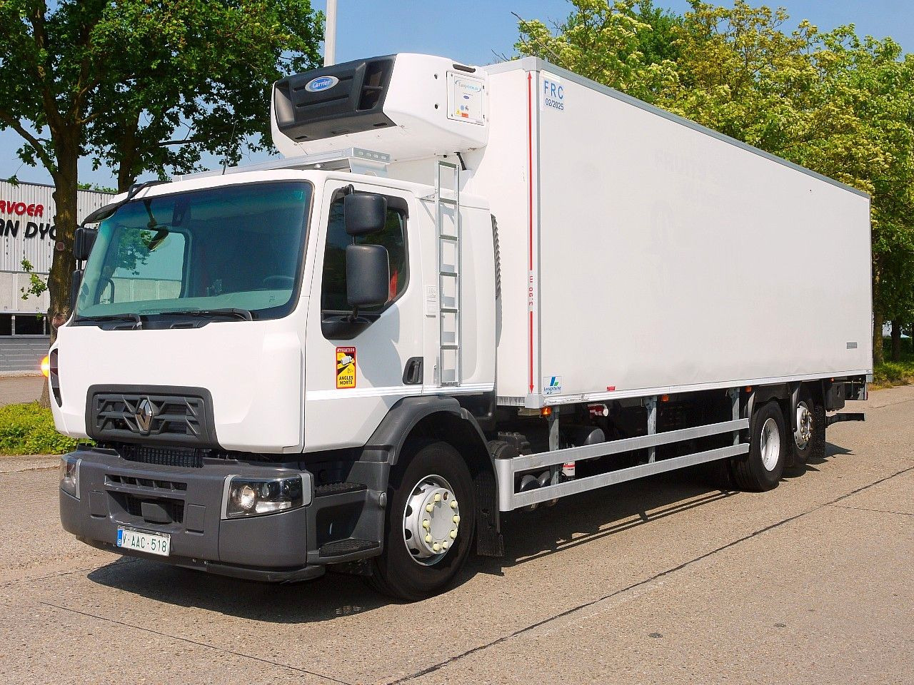 Renault D 26.320 6x2 KUHLKOFFER CARRIER SUPRA 850 XL CAB - Camion frigorifique: photos 2 Renault D 26.320 6x2 KUHLKOFFER CARRIER SUPRA 850 XL CAB - Camion frigorifique: photos 2