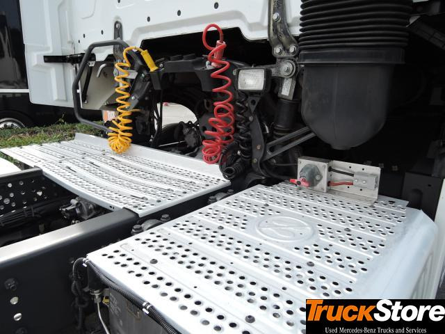 Mercedes-Benz Actros 1843 LS - Tracteur routier: photos 2 Mercedes-Benz Actros 1843 LS - Tracteur routier: photos 2