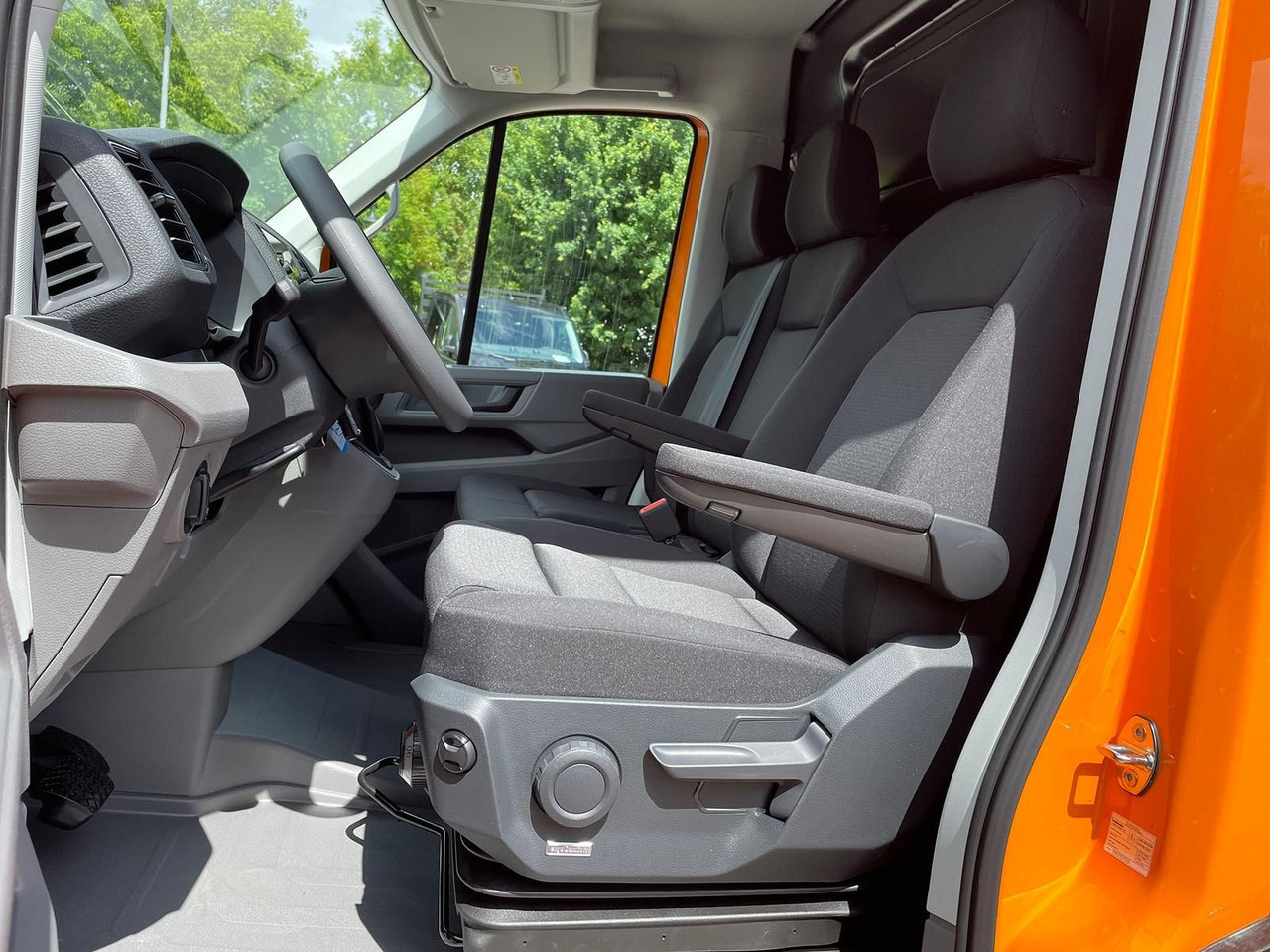 Voiture MAN TGE 3.180 Kasten L3H2 TEMPOMAT LED STANDHZ NAVI: photos 12