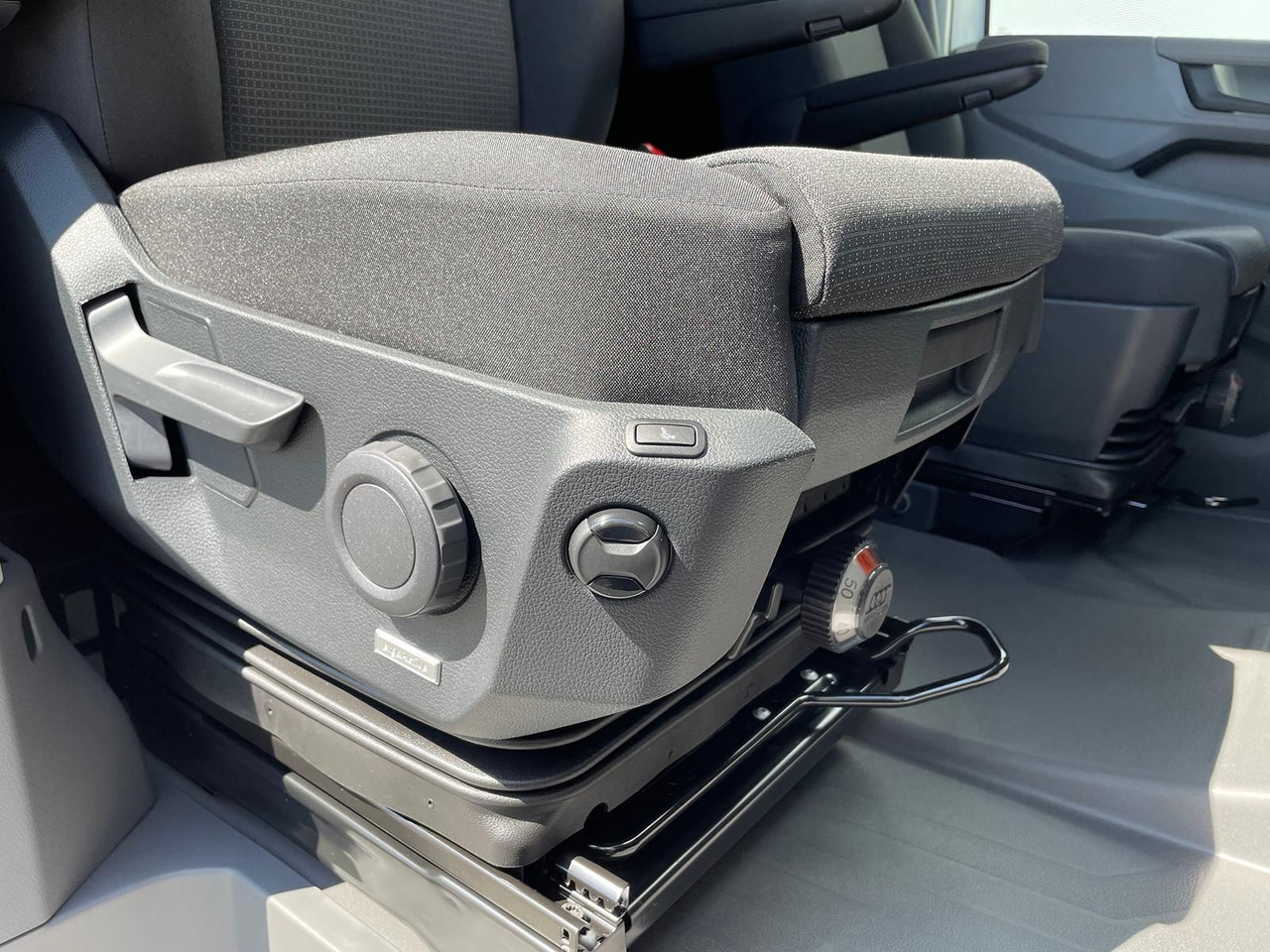 Fourgon utilitaire MAN TGE 3.180 L3H3 Kasten STANDHZ ACC NAVI KAMERA: photos 39