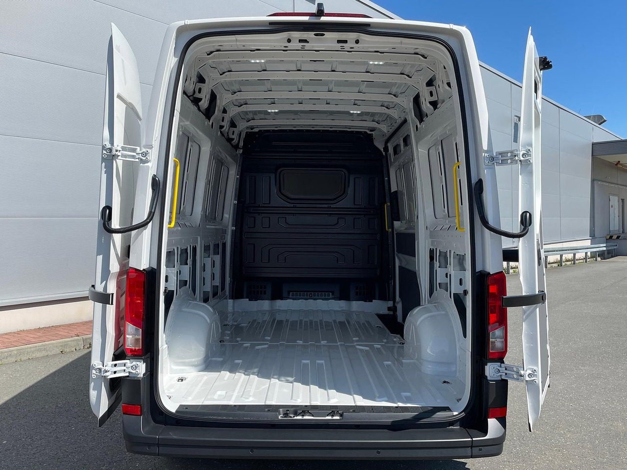 Fourgon utilitaire MAN TGE 3.180 L3H3 Kasten STANDHZ ACC NAVI KAMERA: photos 11
