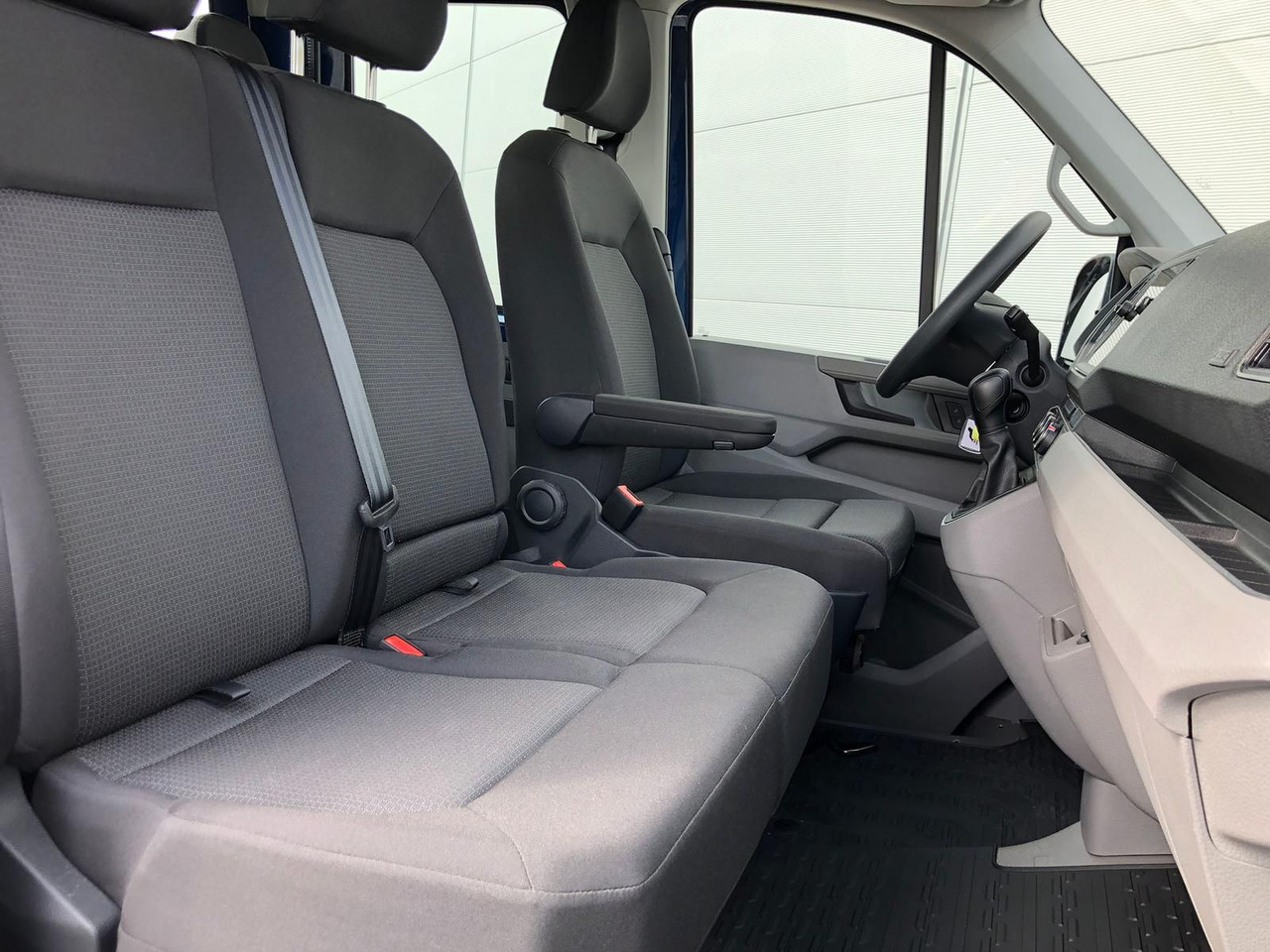 Voiture MAN TGE 3.180 Pritsche DOKA MR 4x4 LED TEMPOMAT: photos 20
