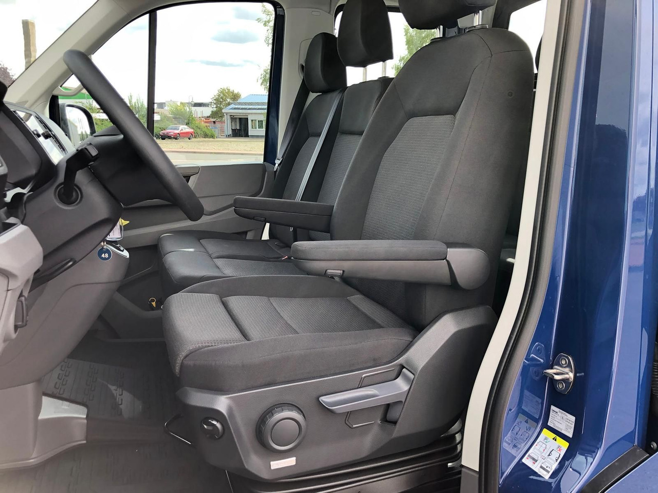 Voiture MAN TGE 3.180 Pritsche DOKA MR 4x4 LED TEMPOMAT: photos 15