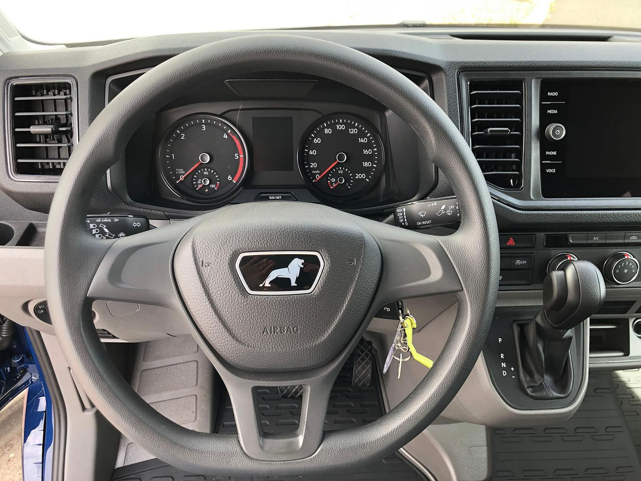 Voiture MAN TGE 3.180 Pritsche DOKA MR 4x4 LED TEMPOMAT: photos 18