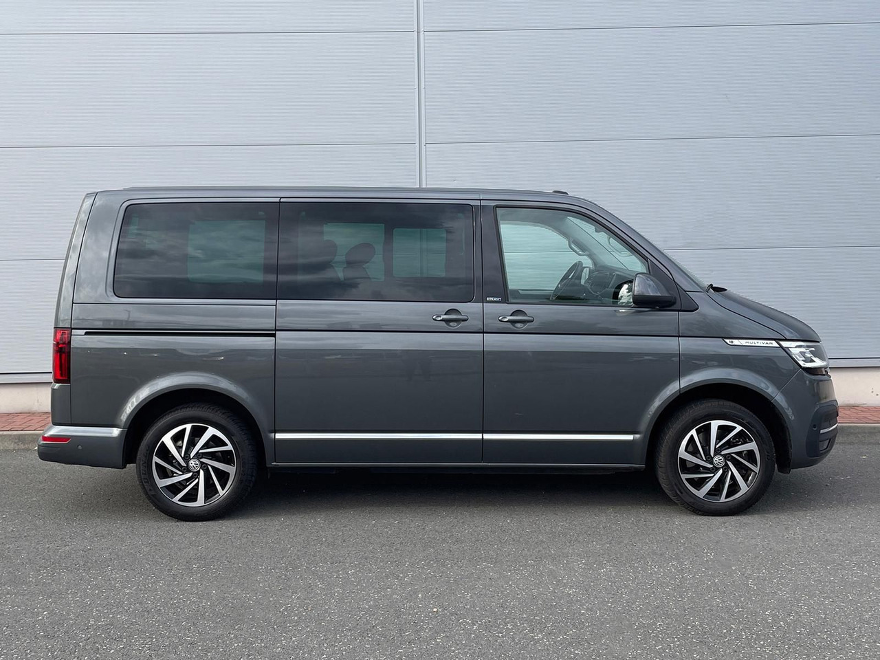 Volkswagen T6.1 Multivan Comfortline 4M ACC KAMERA SITZHZ - Transport de personnes: photos 5 Volkswagen T6.1 Multivan Comfortline 4M ACC KAMERA SITZHZ - Transport de personnes: photos 5