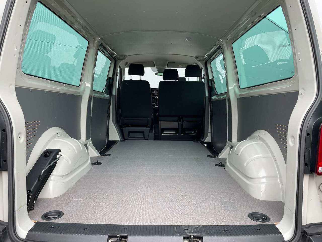 Voiture neuf Volkswagen T6.1 Transporter 2.0 TDI lang 4MOTION SITZHZ NAV: photos 11