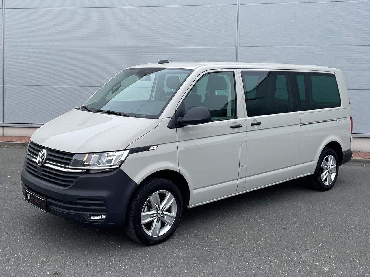 Volkswagen T6.1 Transporter 2.0 TDI lang 4MOTION SITZHZ NAV - Fourgon utilitaire: photos 1 Volkswagen T6.1 Transporter 2.0 TDI lang 4MOTION SITZHZ NAV - Fourgon utilitaire: photos 1