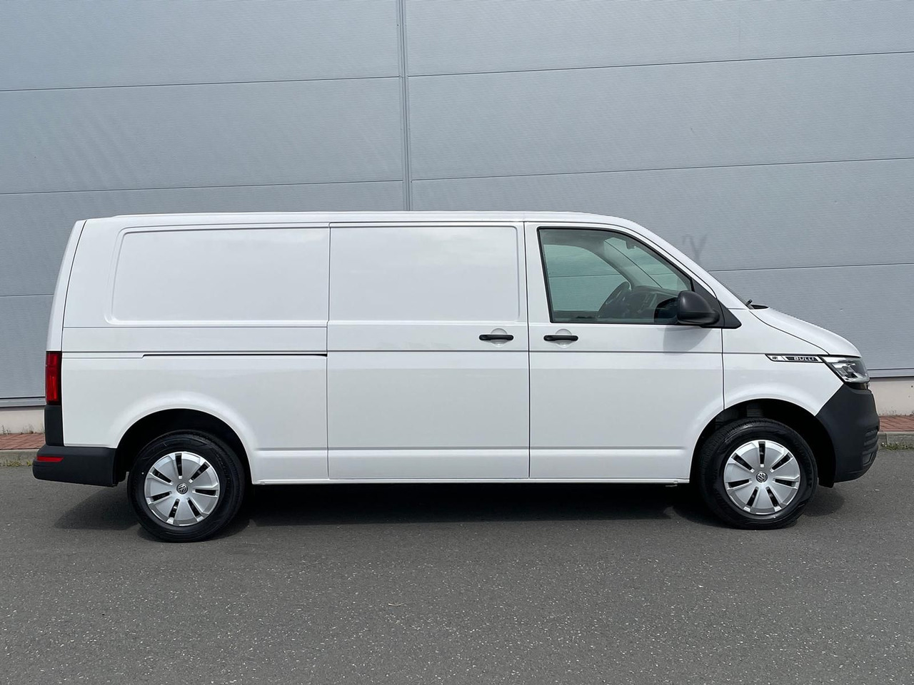 Volkswagen T6.1 Transporter Kasten lang 4M MFL LED TEMPOMAT - Fourgon utilitaire: photos 5 Volkswagen T6.1 Transporter Kasten lang 4M MFL LED TEMPOMAT - Fourgon utilitaire: photos 5