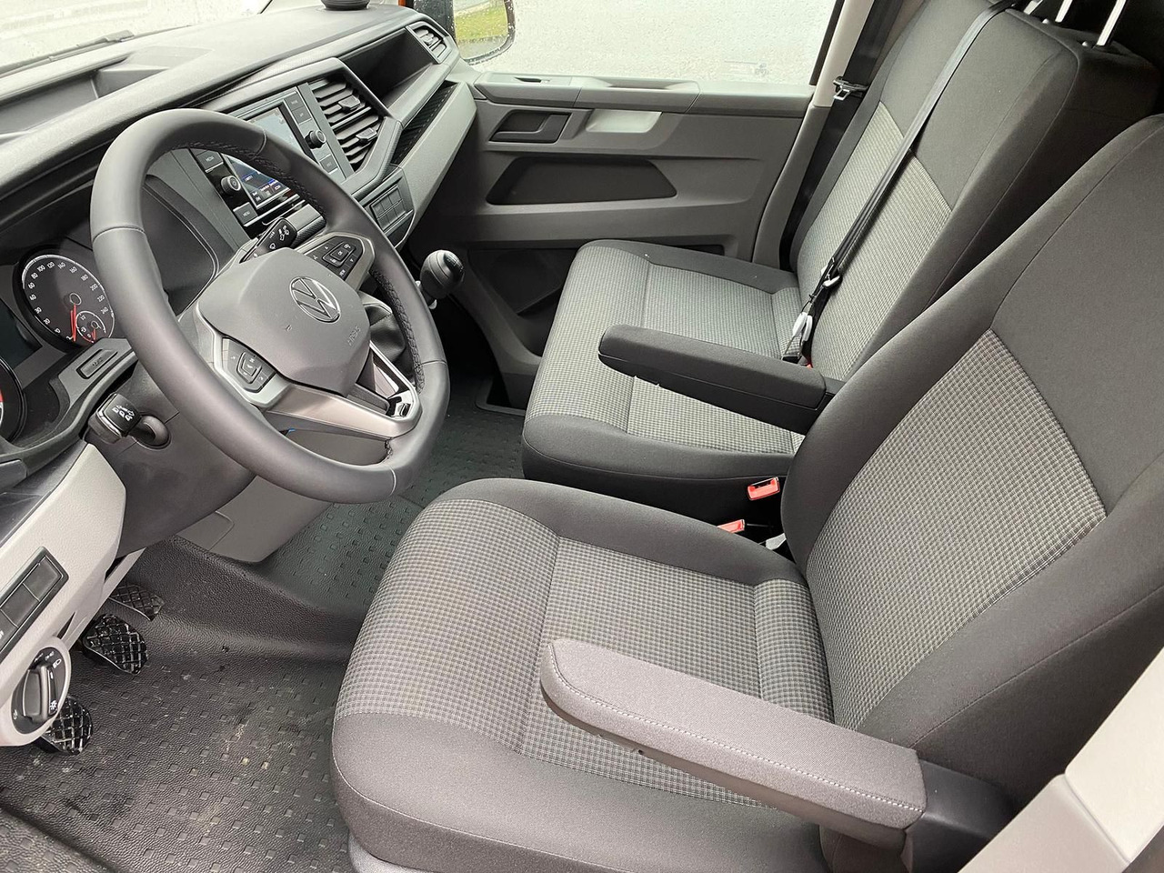 Voiture Volkswagen T6.1 Transporter Kasten lang LED PDC KLIMA SITZH: photos 17