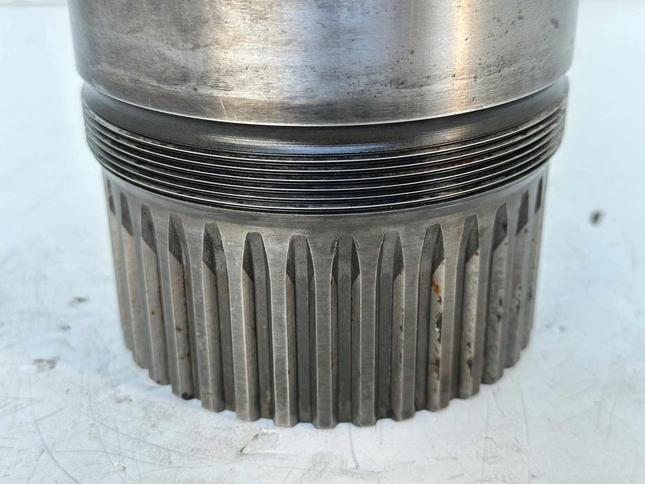 Moteur de rotation pour Pelle sur chenille Liebherr Abtriebswelle ID-Nr.90208977.  SAT325A296.  R934-1550, R938-1650,  R945-1866.   #90208977.12#: photos 16