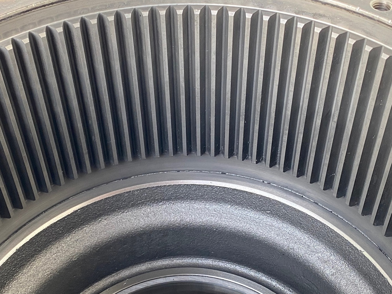 Moteur de rotation pour Pelle sur chenille Liebherr Abtriebswellengehäuse ID-Nr.90208566 - Liebherr Innenrad ID-Nr.90216346 and Kegelrollenlager ID-Nr.761001903.  R926, R928, R930.   #0170#0161#: photos 12