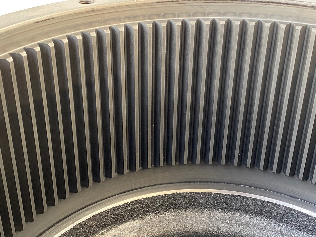 Moteur de rotation pour Pelle sur chenille Liebherr Abtriebswellengehäuse ID-Nr.90208566 - Liebherr Innenrad ID-Nr.90216346 and Kegelrollenlager ID-Nr.761001903.  R926, R928, R930.   #0170#0161#: photos 13