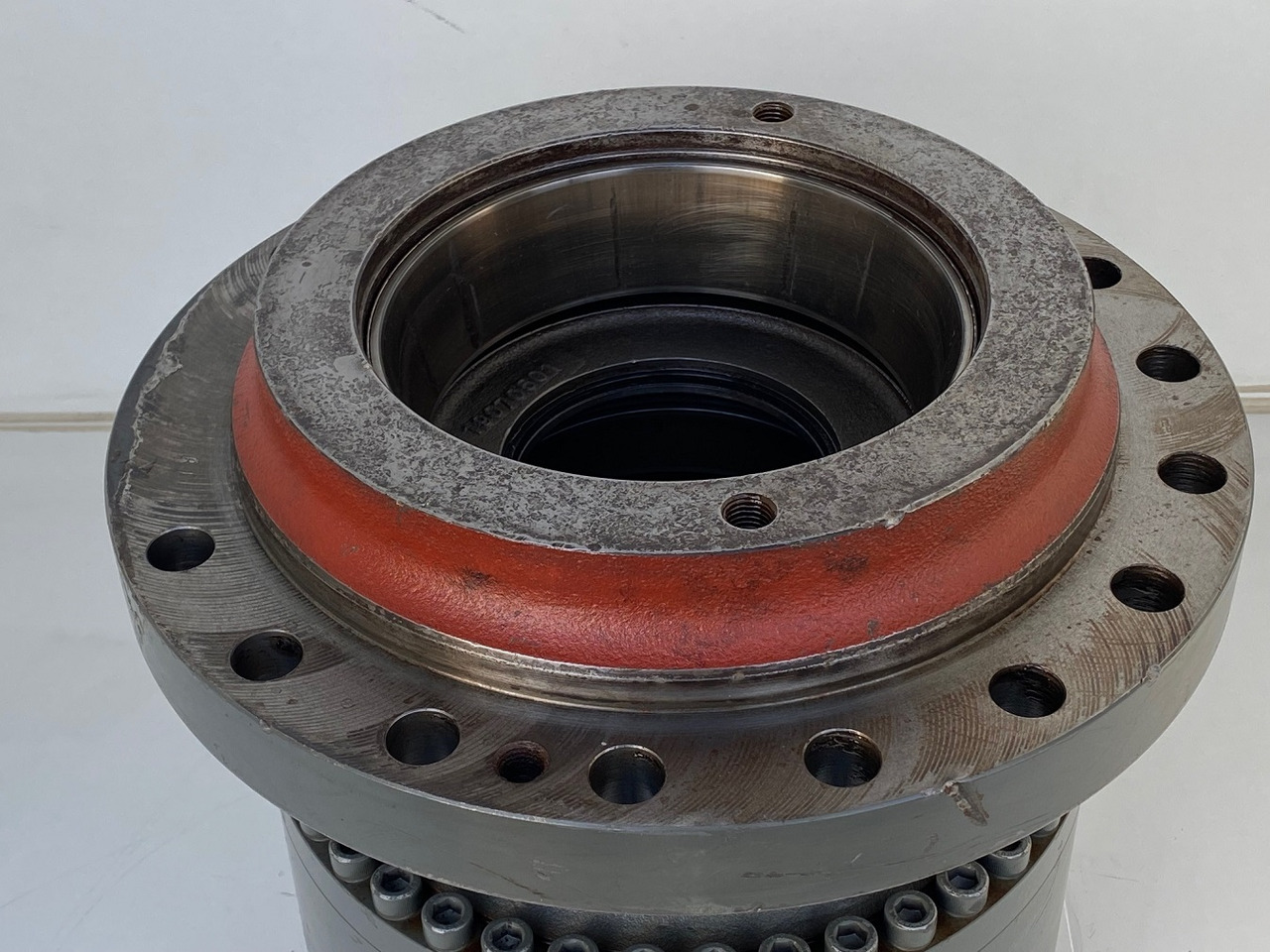 Moteur de rotation pour Pelle sur chenille Liebherr Abtriebswellengehäuse ID-Nr.90208566 - Liebherr Innenrad ID-Nr.90216346 and Kegelrollenlager ID-Nr.761001903.  R926, R928, R930.   #0170#0161#: photos 18