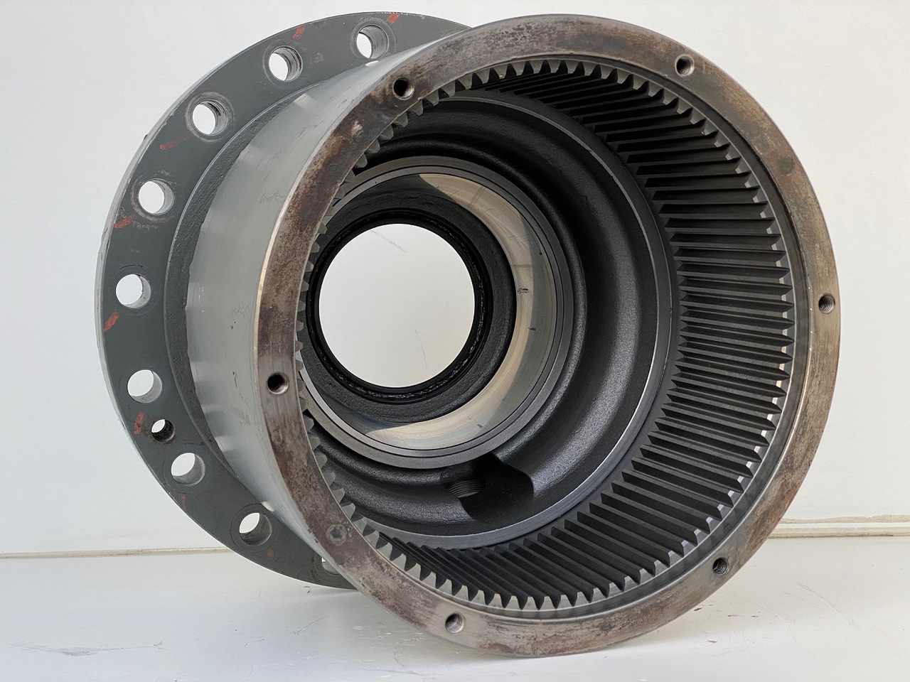 Moteur de rotation pour Pelle sur chenille Liebherr Abtriebswellengehäuse ID-Nr.90208566 - Liebherr Innenrad ID-Nr.90216346 and Kegelrollenlager ID-Nr.761001903.  R926, R928, R930.   #0170#0161#: photos 6