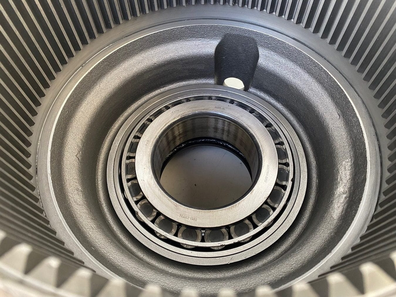 Moteur de rotation pour Pelle sur chenille Liebherr Abtriebswellengehäuse ID-Nr.90208566 - Liebherr Innenrad ID-Nr.90216346 and Kegelrollenlager ID-Nr.761001903.  R926, R928, R930.   #0170#0161#: photos 15