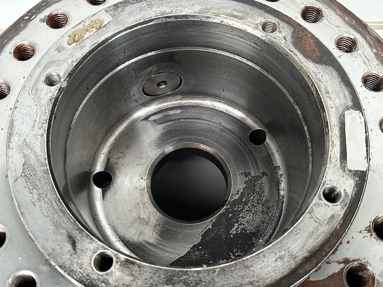 Transmission pour Engins de chantier Liebherr Anschlußträger ID-Nr.90207972 mit Innenrad ID-Nr.944315903.  FAT400P130-FAT400P139.  R926,R928,R930,R934,R936,R938.  #0992#0972#: photos 8