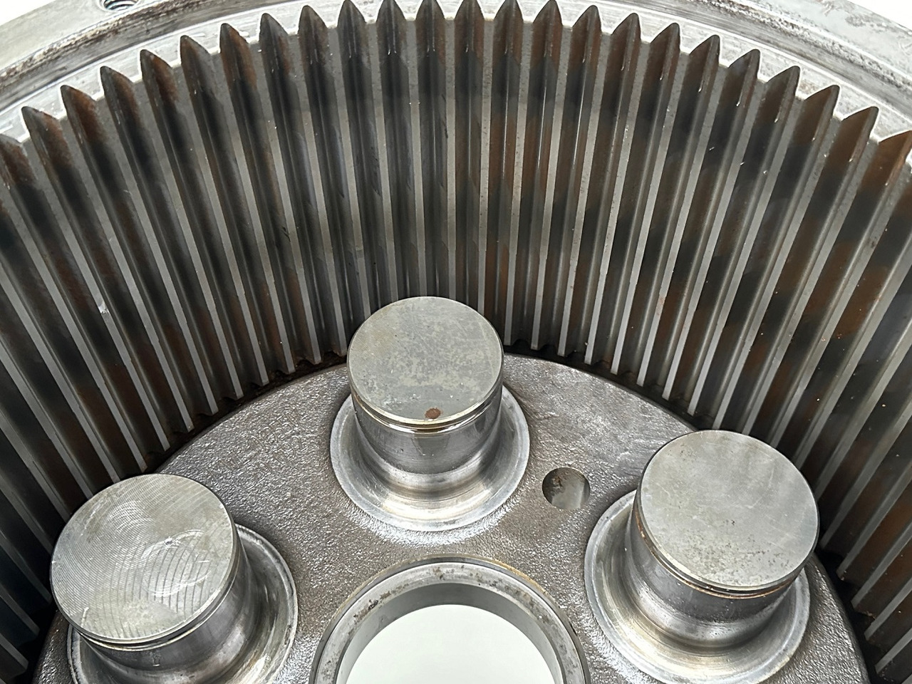 Transmission pour Engins de chantier Liebherr Anschlußträger ID-Nr.90207972 mit Innenrad ID-Nr.944315903.  FAT400P130-FAT400P139.  R926,R928,R930,R934,R936,R938.  #0992#0972#: photos 12