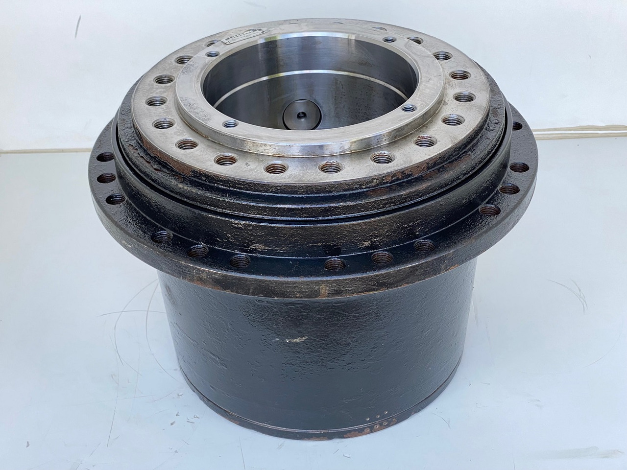 Liebherr Fahrantrieb FAT355P076. ID-Nr.969455101 - ID-Nr.969524001 - ID-Nr.90022900. LO1916, LOS916, R906, R916, R922, R924. #2088# - Moteur de translation pour Pelle sur chenille: photos 1 Liebherr Fahrantrieb FAT355P076. ID-Nr.969455101 - ID-Nr.969524001 - ID-Nr.90022900. LO1916, LOS916, R906, R916, R922, R924. #2088# - Moteur de translation pour Pelle sur chenille: photos 1