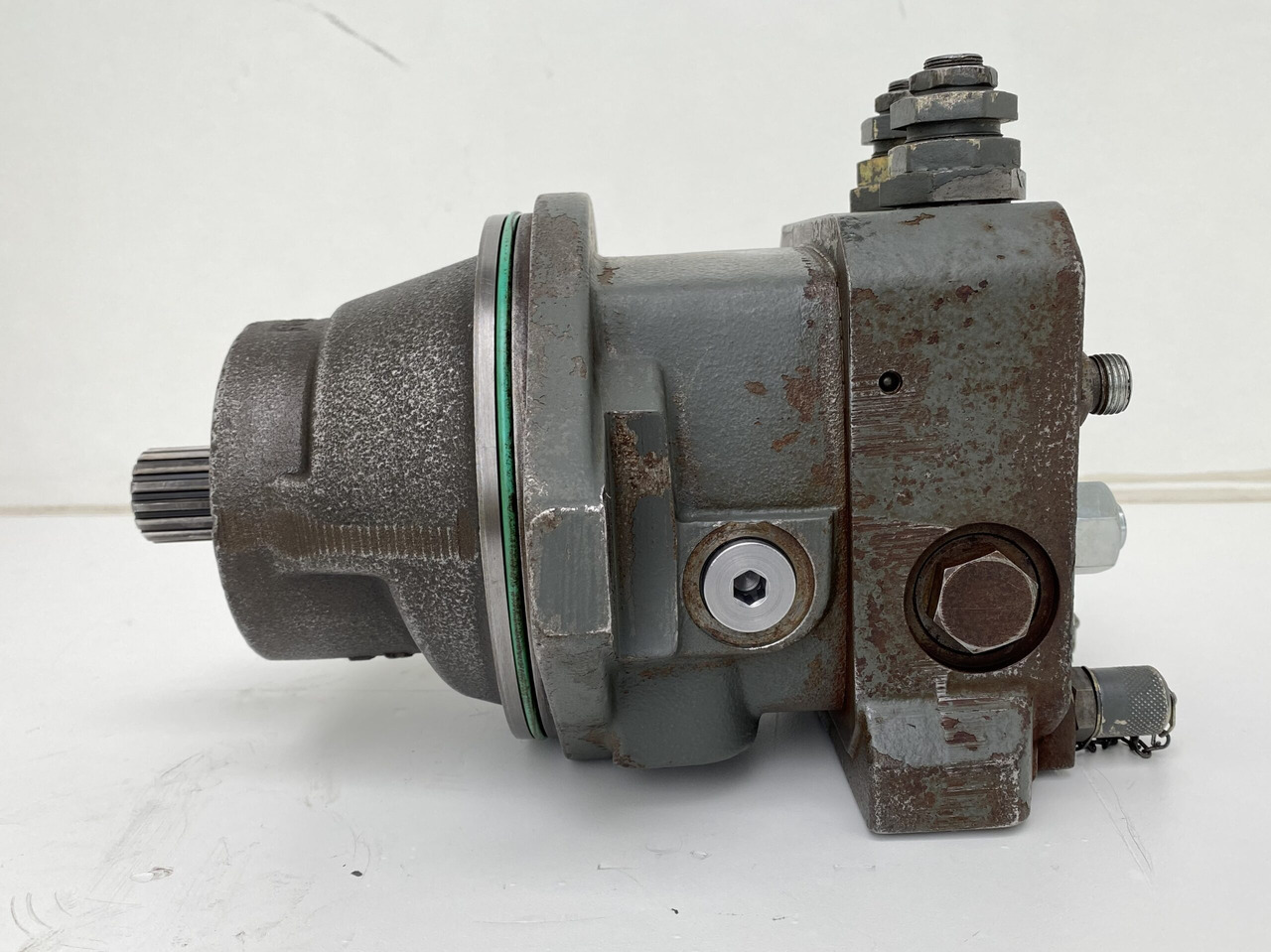 Liebherr Hydraulikeinbaumotor FMF045. ID-Nr.9075181 - ID-Nr.10125041. A309, A311, A312, A314, A316, A900, A904, A918, R313, R317, R900, R904. #22595# - Moteur hydraulique pour Engins de chantier: photos 4 Liebherr Hydraulikeinbaumotor FMF045. ID-Nr.9075181 - ID-Nr.10125041. A309, A311, A312, A314, A316, A900, A904, A918, R313, R317, R900, R904. #22595# - Moteur hydraulique pour Engins de chantier: photos 4