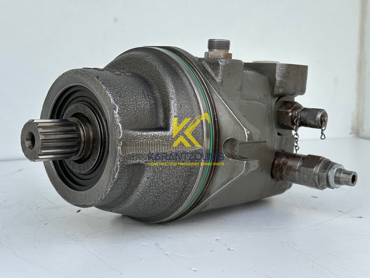 Liebherr Hydraulikeinbaumotor Typ:FMF058, ID-Nr.10122576 - ID-Nr.10145827 - ID-Nr.11371069. LOS1906, P924 COMP , R906, R906 PROTO, R916, R922, R924, R924 COMP, R926 COMP, R926 K LC. #11371069.43199# - Moteur de rotation pour Engins de chantier: photos 1 Liebherr Hydraulikeinbaumotor Typ:FMF058, ID-Nr.10122576 - ID-Nr.10145827 - ID-Nr.11371069. LOS1906, P924 COMP , R906, R906 PROTO, R916, R922, R924, R924 COMP, R926 COMP, R926 K LC. #11371069.43199# - Moteur de rotation pour Engins de chantier: photos 1